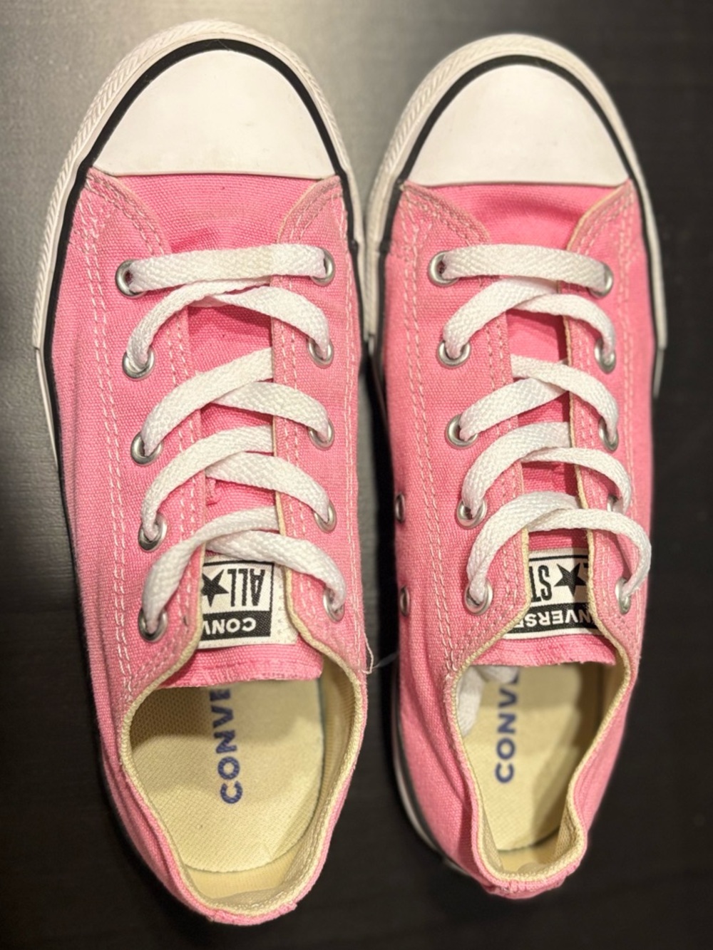 Converse Kids Pink Low Top Canvas Sneakers with White Laces Size 2.5 - Picture 2 of 7